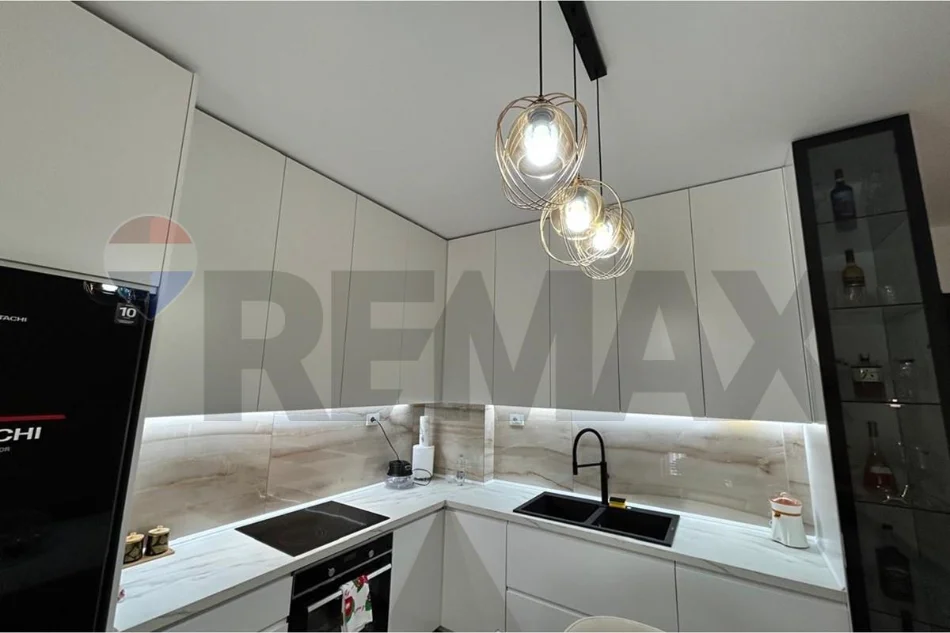 Vlore, shitet apartament 2+1 Kati 7, 99 m² 175.000 € (Rruga Gjergj Kastrioti (Transballkanike), Vlorë)