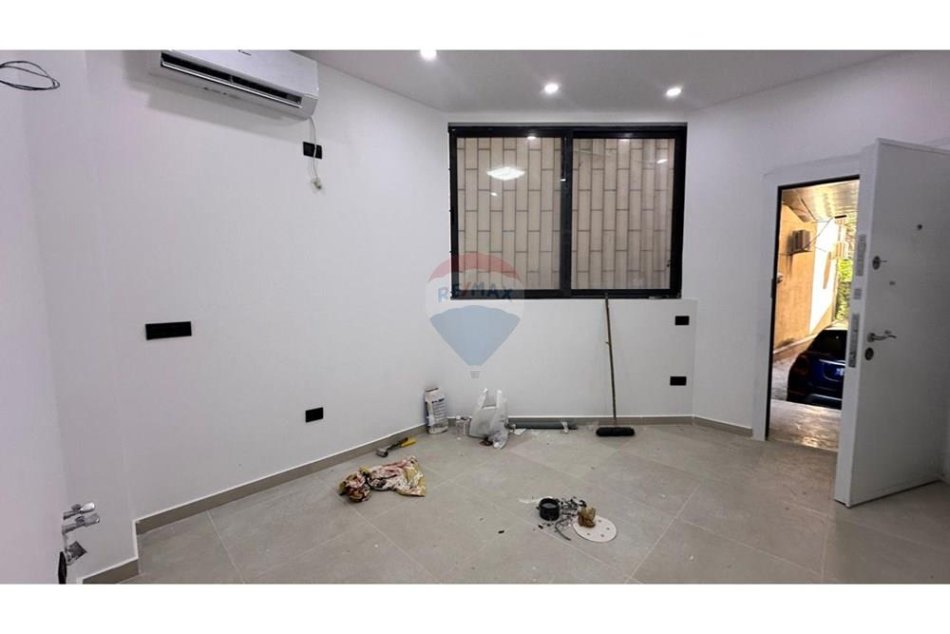 Tirane, jepet me qera garsonier 1+1 Kati 0, 66 m² 400 € (9-katshet)