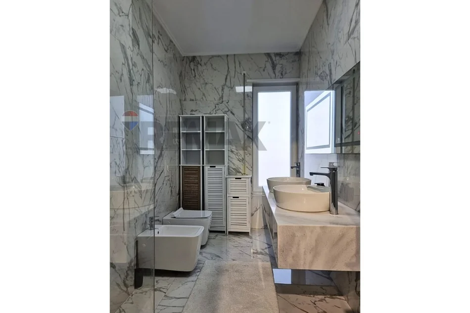 Tirane, jepet me qera Vile 4 Katshe , 3.000 € (Farke)