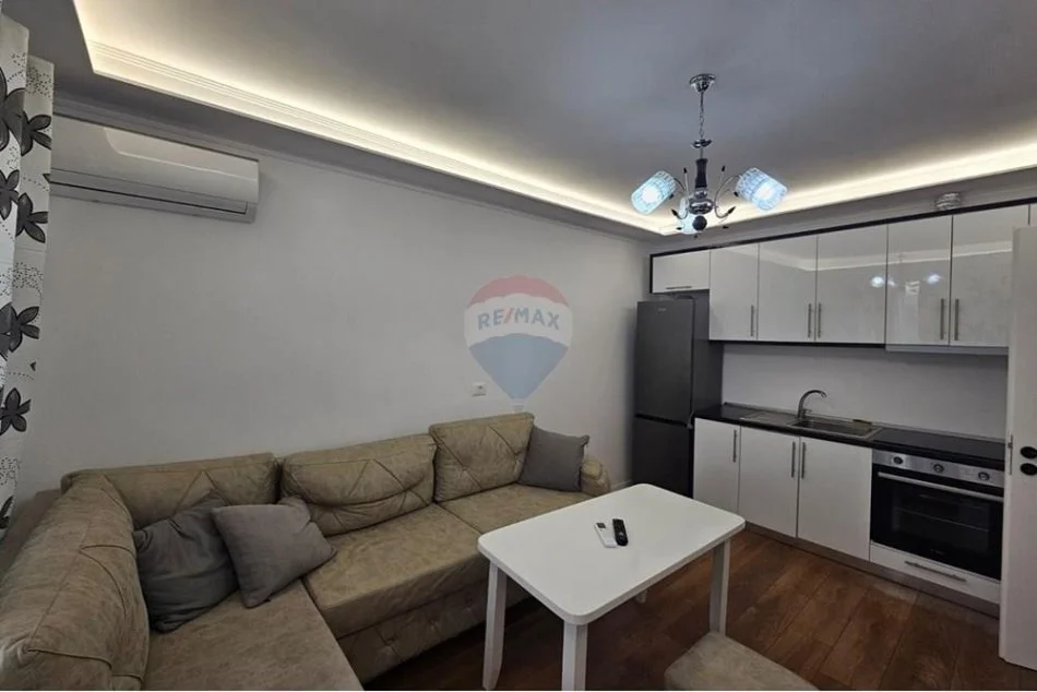 Tirane, jepet me qera apartament 2+1 Kati 3, 75 m² 600 € (Mine Peza)