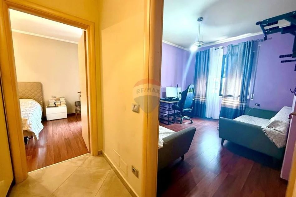 Tirane, shitet apartament 2+1 , 101 m² 215.000 € 