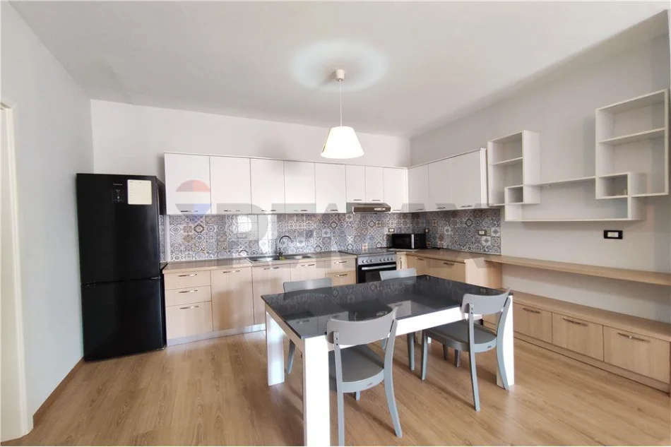 Tirane, shitet apartament 2+1+Aneks+Ballkon Kati 5, 109 m² 220.000 € 