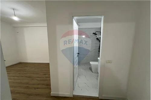 Tirane, shitet 1+1, Kati 2, 47 m² 115,000 € (Rruga e Kavajes - 21 Dhjetori, Albania)