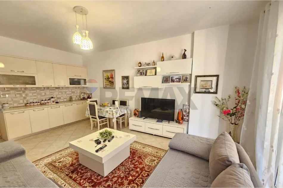 Shitet Apartament 2+1 në Fresk