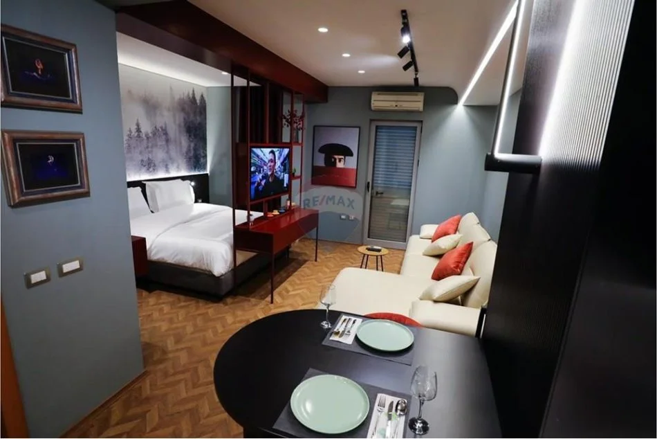 Tirane, jepet me qera garsonier 1+1 Kati 2, 55 m² 700 € (bllok)