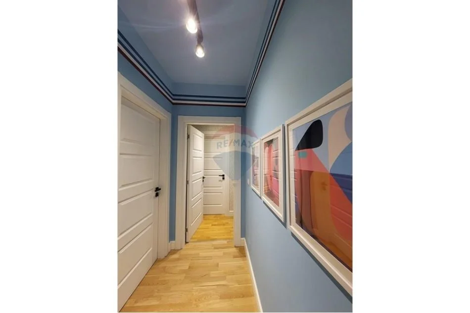 Tirane, jepet me qera apartament 3+1 Kati 3, 133 m² 1.500 € (Kodrra e diellit)