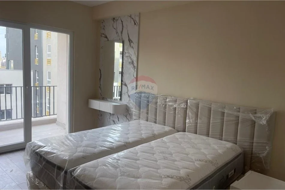 Tirane, jepet me qera apartament 1+1+Ballkon , 70 m² 600 € (Rezidenca Aura)