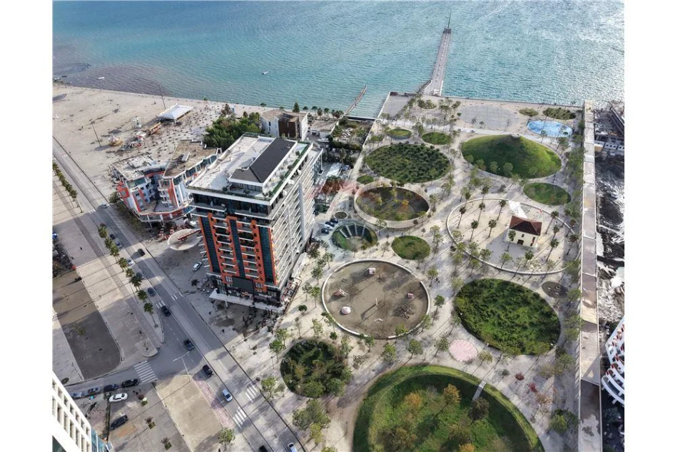 Vlore - Lungomare, shitet apartament 2+1+Ballkon Kati 3, 124 m² (Rruga Cameria, Lungomare, Vlore)