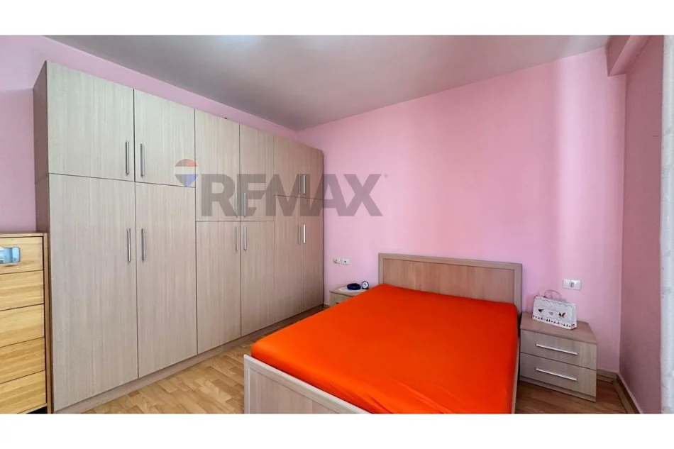 Tirane, jepet me qera apartament , 65 m² 650 € 
