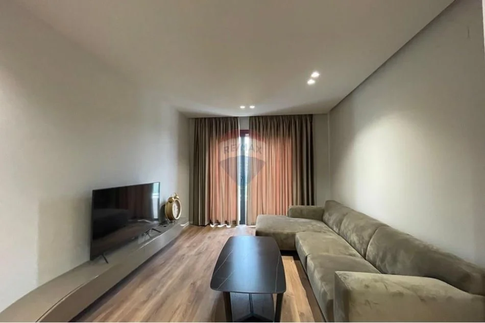 Tirane, jepet me qera apartament 1+1+Ballkon , 75 m² 800 € 