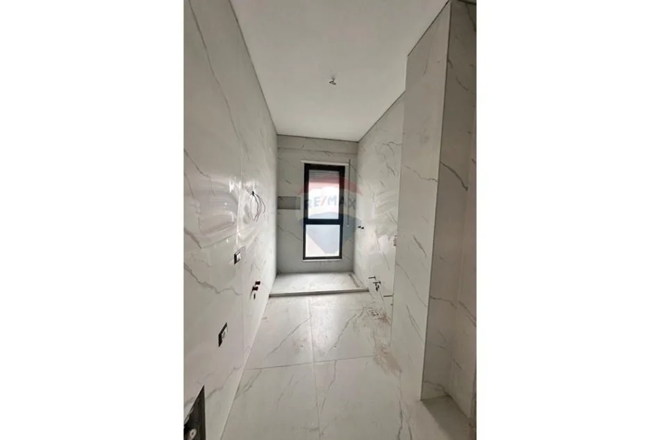 Tirane, shitet apartament 1+1+Ballkon Kati 4, 70 m² 128.000 € 