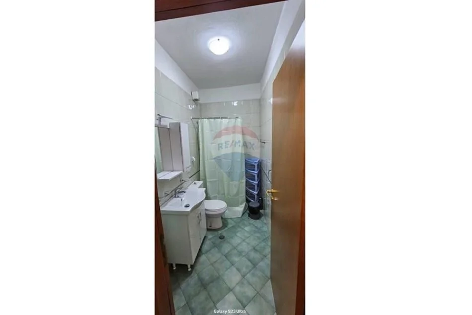 Tirane, jepet me qera apartament 3+1+Ballkon , 125 m² 850 € 