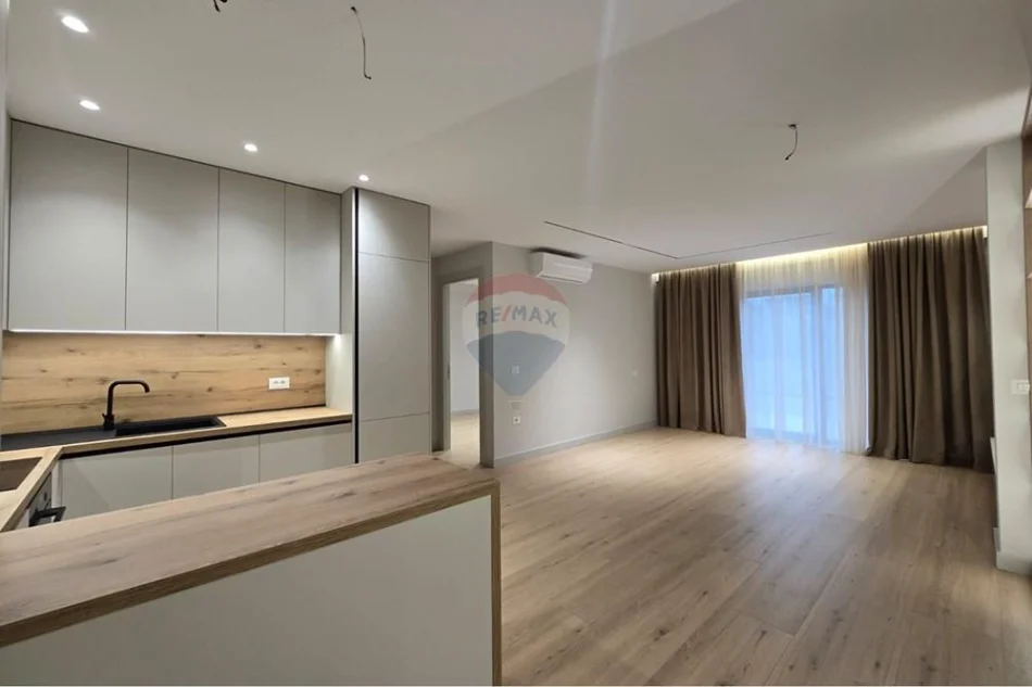 Tirane, shitet apartament , 98 m² 250.000 € 