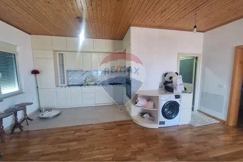 Tirane, jepet me qera apartament 2+1 Kati 2, 114 m² 600 € (prane TEG)