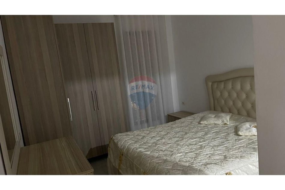 Tirane, jepet me qera apartament 2+1 , 112 m² 50.000 € (Dritan Hoxha)