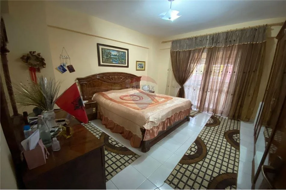 Tirane, jepet me qera apartament 2+1+Ballkon , 100 m² 600 € 