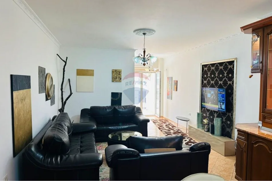 Tirane, shes 2+1+Ballkon , 115 m² (ZOGU I ZI)