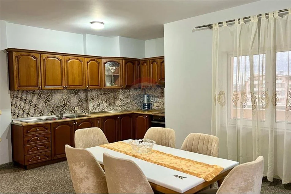 450 € (kinostudio)