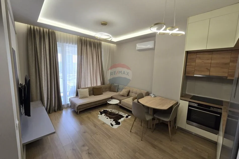 Tirane, jepet me qera apartament 1+1 Kati 6, 70 m² 600 € (Selvia)