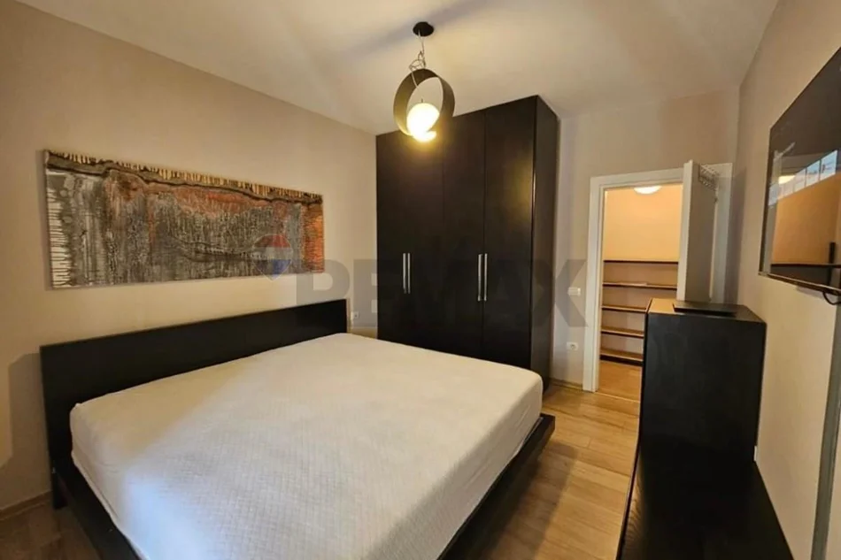 Tirane, jepet me qera apartament 2+1+Aneks+Ballkon Kati 10, 92 m² 1.500 € (Rruga e Kosovareve)