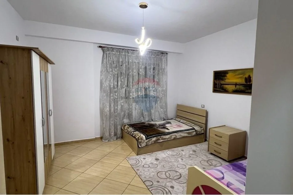 Tirane, jepet me qera apartament 2+1+Ballkon , 115 m² 750 € 