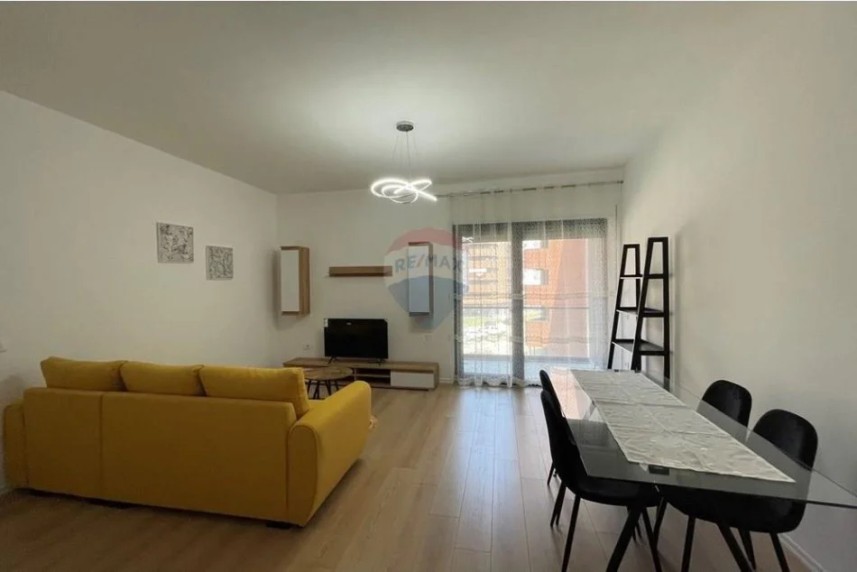 Tirane, jepet me qera apartament 1+1+Aneks+Ballkon Kati 4, 76 m² 500 € (oasis residence)