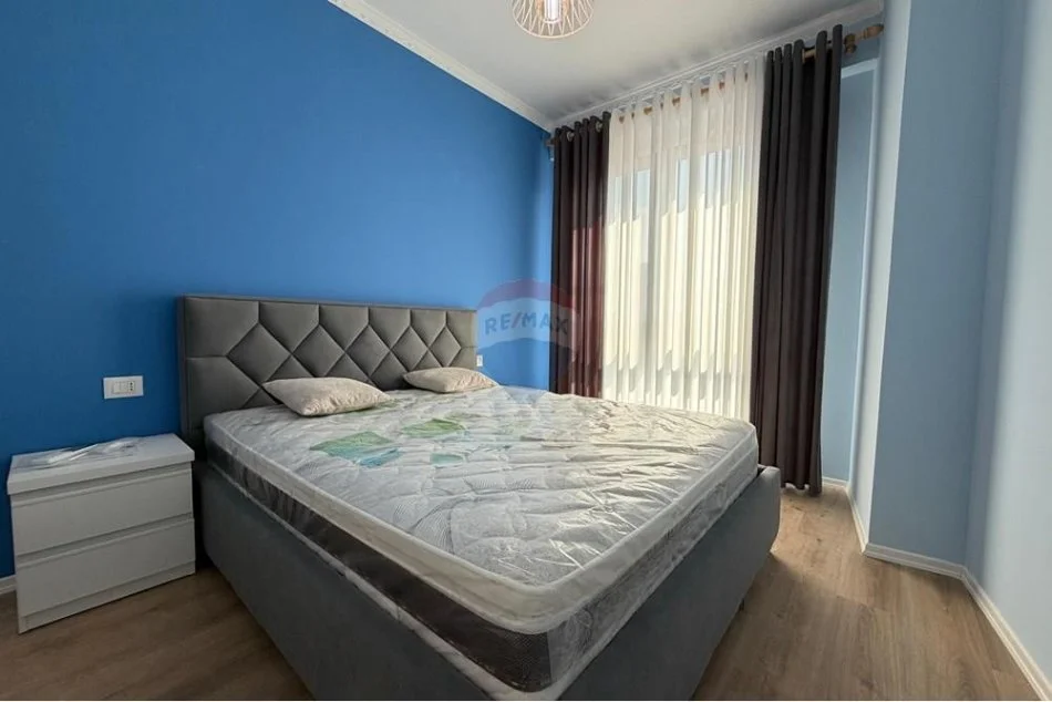 Tirane, jepet me qera apartament Kati 1, 100 m² 1.200 € (prane shkolles Arben Broci)