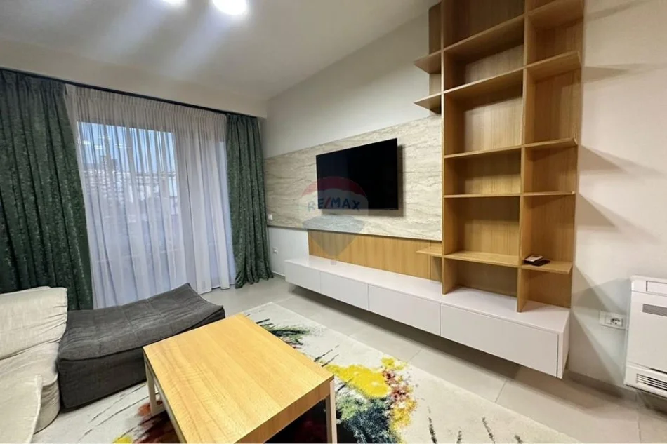 Tirane, jepet me qera apartament 1+1 , 85 m² 800 € (myslym shyri)