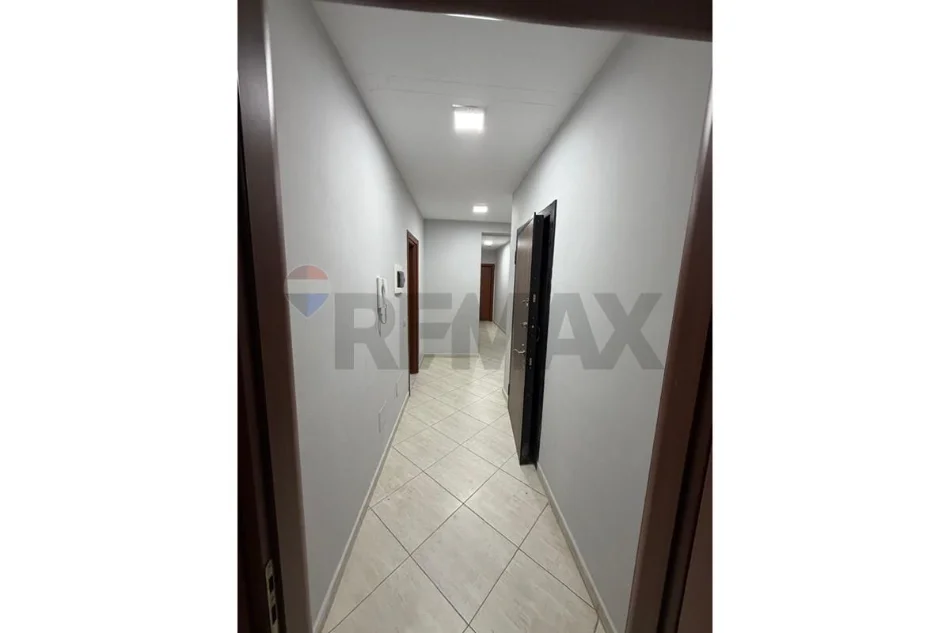 Tirane, jepet me qera apartament , 107 m² 750 € 