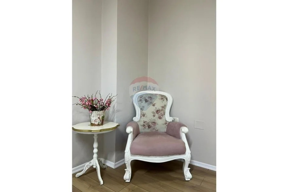 Tirane, jepet me qera apartament 2+1 Kati 2, 108 €