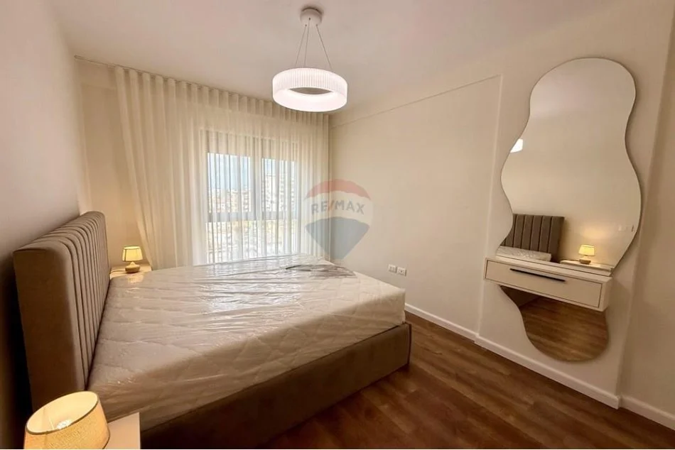 Tirane, jepet me qera apartament 1+1+Ballkon , 100 m² 700 € 