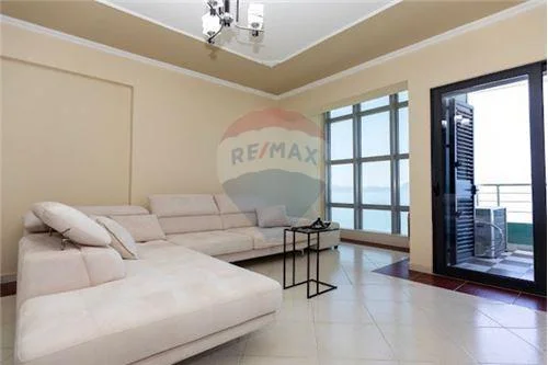 Vlore - Lungomare, shitet apartament 2+1 Kati 7, 144 m² (Rruga Reshat Osmani, Vlore)