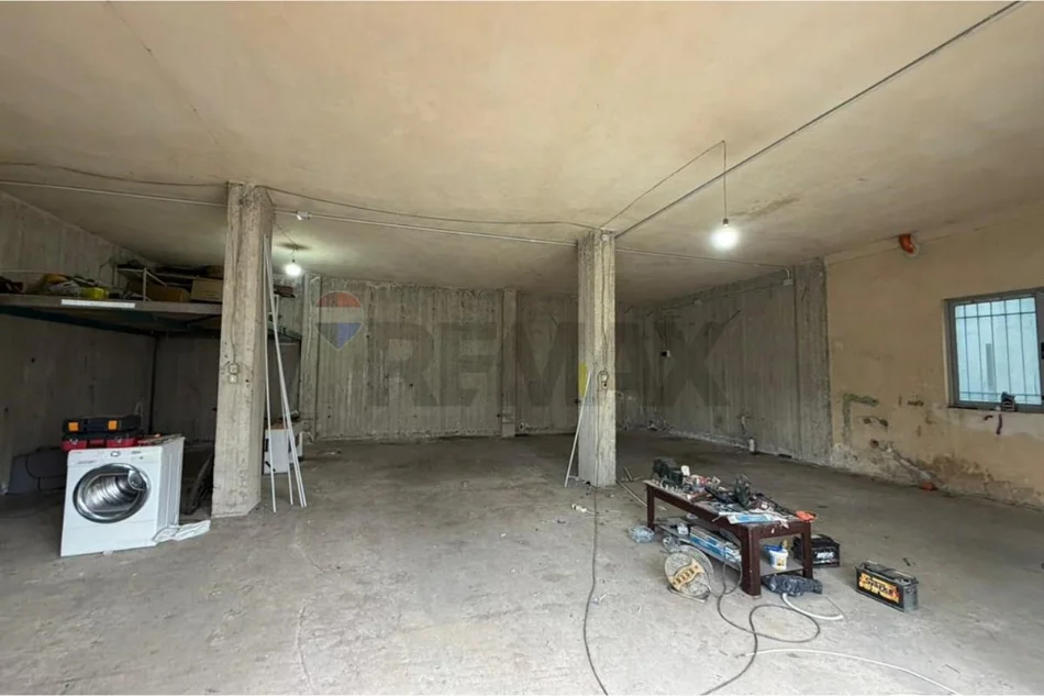 Tirane, jepet me qera magazine Kati 0, 128 m² 400 € (Kompleksi Mangalem)