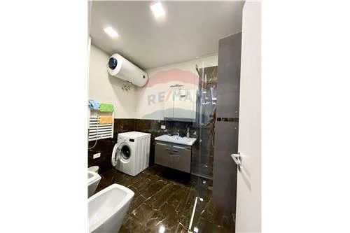 Tirane, jepet me qera apartament 1+1 Kati 6, 75 m² 650 € (Kompleksi Delijorgji, Shqipëri)