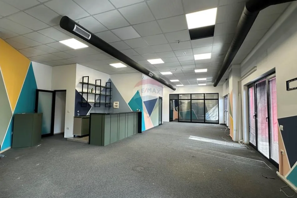 jepet me qera ambjent biznesi Kati 1, 200 m² 2.100 € (arlis)