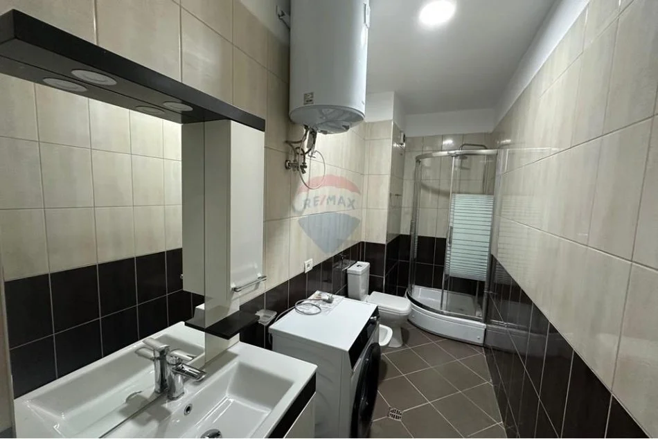 Tirane, jap me qera apartament 2+1+Ballkon , 111 m² 1.000 € 