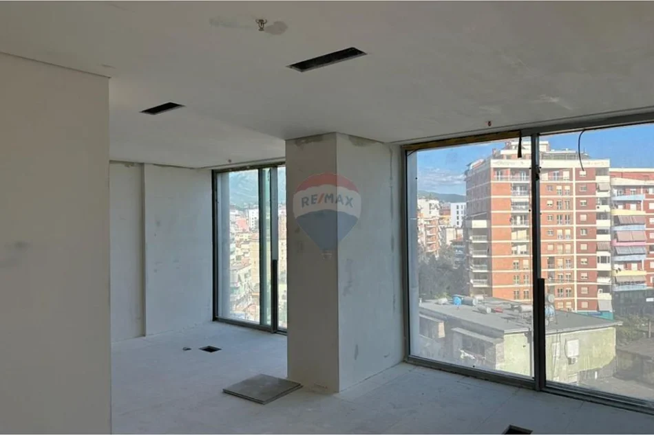 Tirane, jepet me qera ambjent biznesi Kati 7, 83 m² 1.500 € 