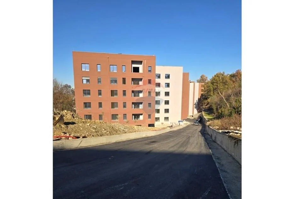 Tirane, shitet apartament , 130 m² 221.001 € 