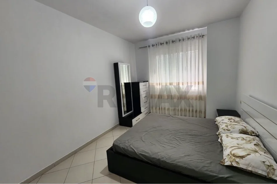 Tirane, jepet me qera apartament , 70 m² 550 € 