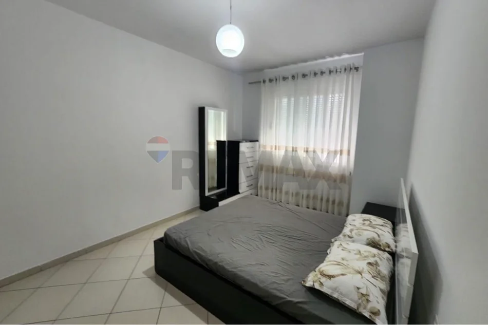 Tirane, jepet me qera apartament , 70 m² 550 € 