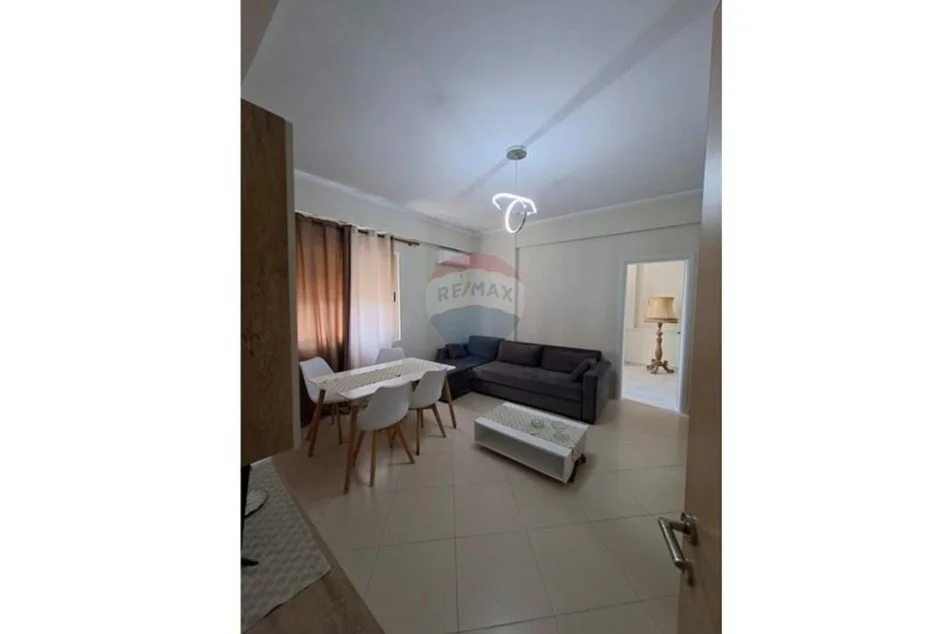 Tirane, jepet me qera apartament 2+1 Kati 8, 74 m² 500 € (rruga kavajes)