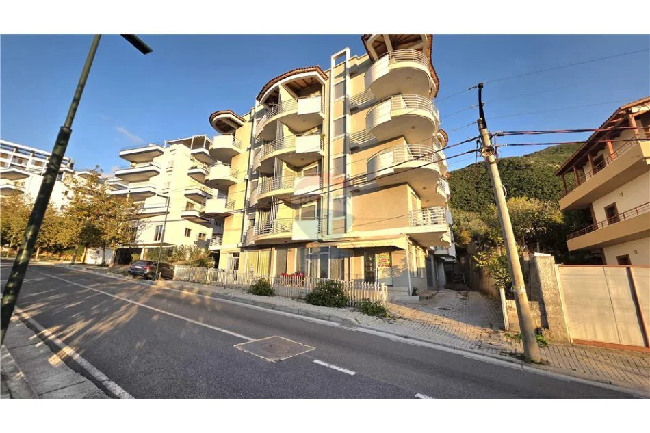 Vlore - Lungomare, shitet apartament 1+1+Ballkon Kati 2, 60 m² 130.000 € (Rruga Dhimitër Konomi, Vlore)