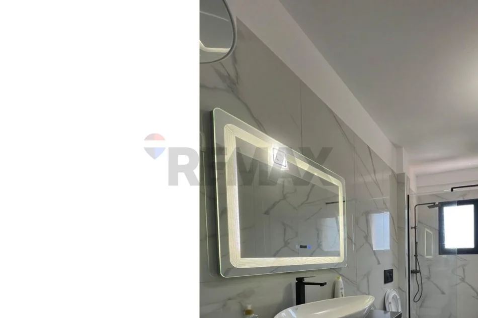 Vlore, shitet apartament 2+1 Kati 8, 93 m² 165.000 € (RRuga Left Sallata, Vlore)
