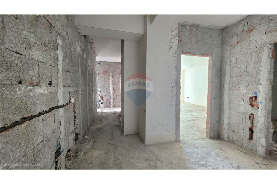Vlore - Lungomare, shitet apartament 2+1+Ballkon Kati 3, 124 m² (Rruga Cameria, Lungomare, Vlore)