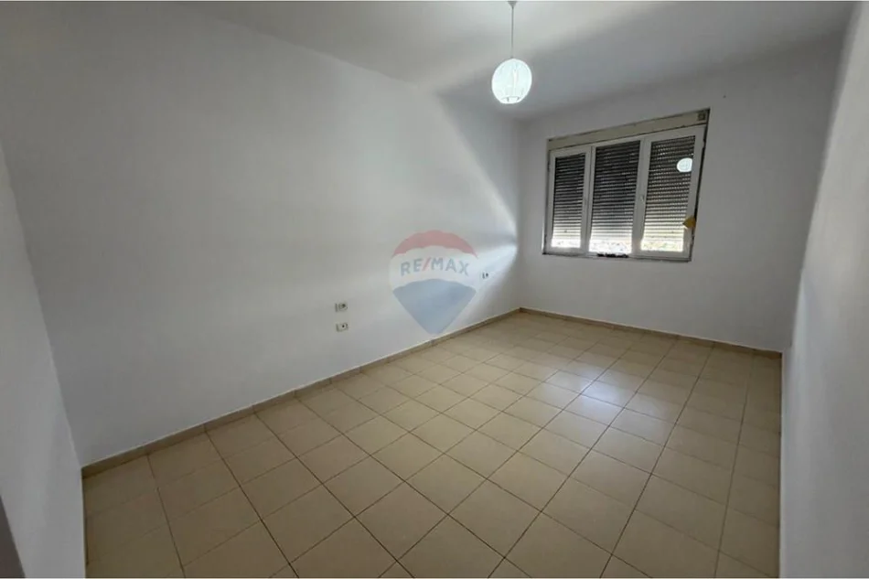 Tirane, shitet apartament , 97 m² 127.900 € 