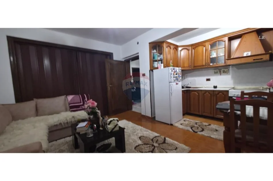 Tirane, jepet me qera apartament , 90 m² 530 € 