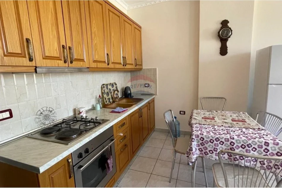 Vlore, shitet apartament 1+1 Kati 11, 60 m² 115.000 € (Rruga Aristrill Kokoshi, Lungomare, Vlore)