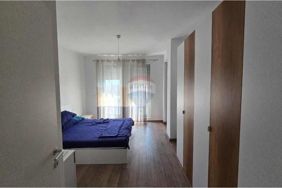 Tirane, jepet me qera apartament 1+1+Ballkon , 78 m² 800 € 