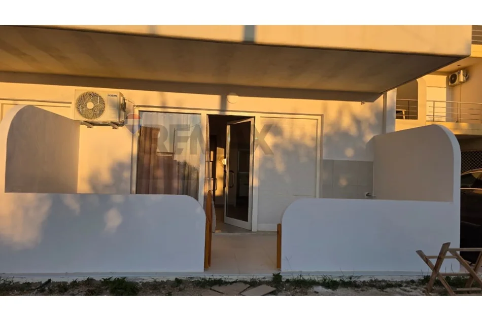 Vlore - Lungomare, jepet me qera garsonier Studio Kati 0, 40 m² 320 € (Rruga Petro Marko, Vlore)