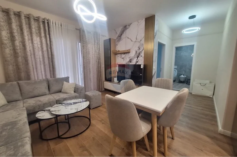 Tirane, shitet apartament 2+1+Ballkon , 120 m² (zogu i zi)